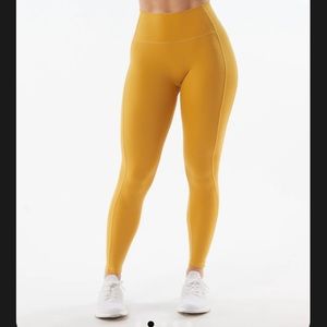 Alphalete Pulse Surge Legging - Citrus Medium
